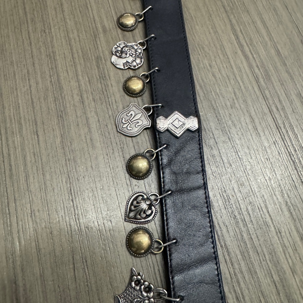 Vintage 90’s Brighton Black Leather Belt with Conchos and Charms - Picture 9 of 11